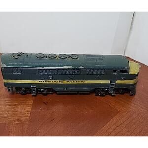 Vintage Powered Diesel Locomotive Missouri Pacific 1/87 HO Scale
